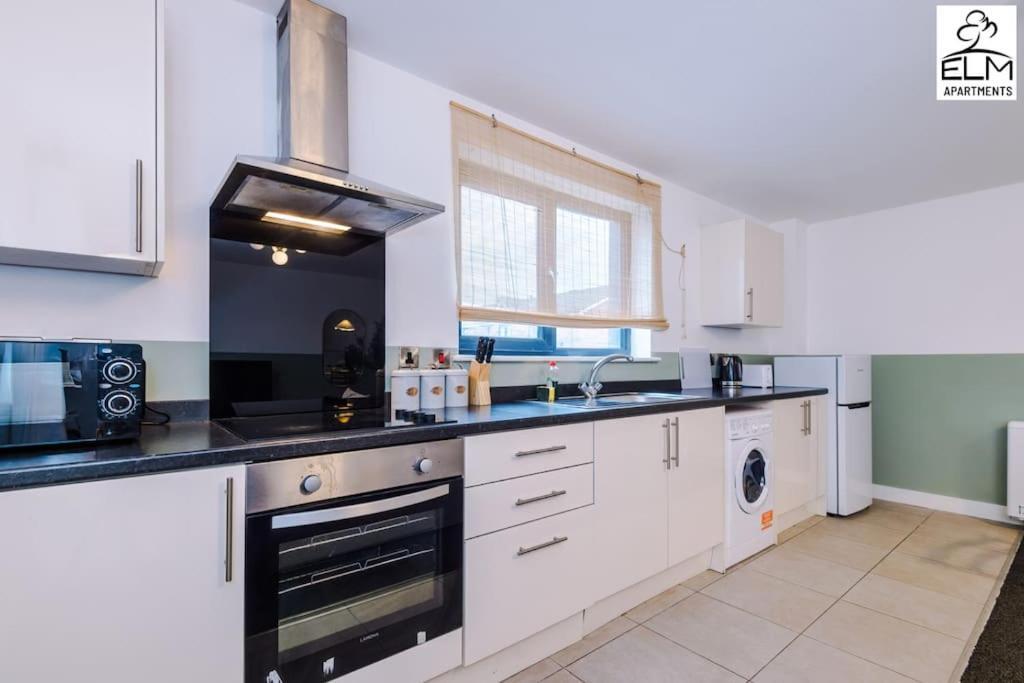 מנצ'סטר Cozy 1 Bedroom Apartment, Prime Location , Free Parking מראה חיצוני תמונה